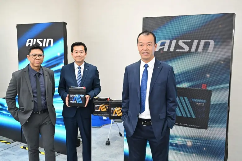 มร.โซอิจิ ซาโตะ (คนขวา) ประธาน บริษัท ไอช...