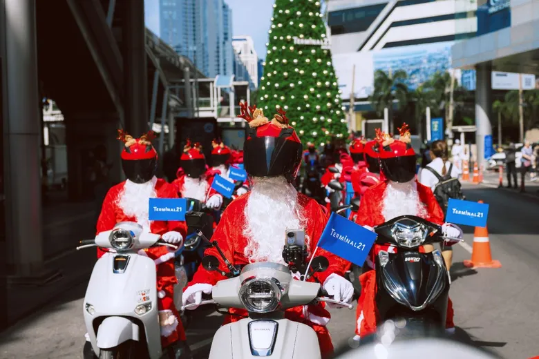 เทอร์มินอล21 ปล่อยขบวน "CHRISTMAS EXPRESS" ขนทัพ "คุณลุงซานต้า กวางเรนแดนซ์ ดีเจสโนว์แมน" ส่งมอบของขวัญและรอยยิ้ม ชวนสัมผัสโมเม้นท์แห่งความสุขรับปลายปี