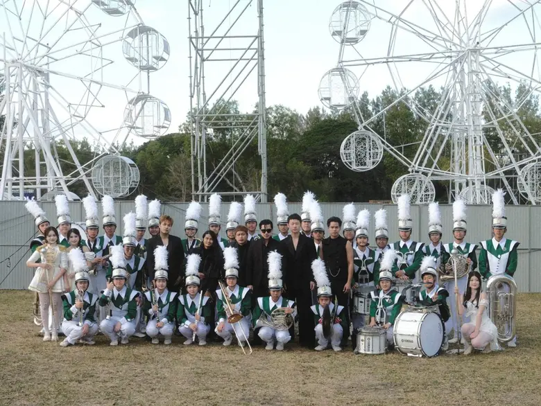 การโชว์เปิดเวที FERRIS WHEEL STAGE ของ Sl...