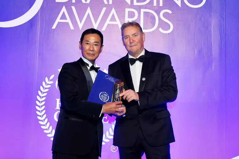 รางวัลแห่งความเชื่อมั่นสากล นายทวี พวงเกต...