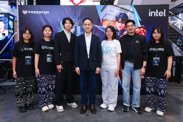 นายเจฟ ลี กรรมการผู้จัดการ พร้อมด้วย นายนิธิพัทธ์ ป...