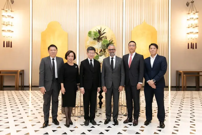 เพื่อนคู่คิดสนับสนุนความมั่งคั่ง ธนาคารกร...