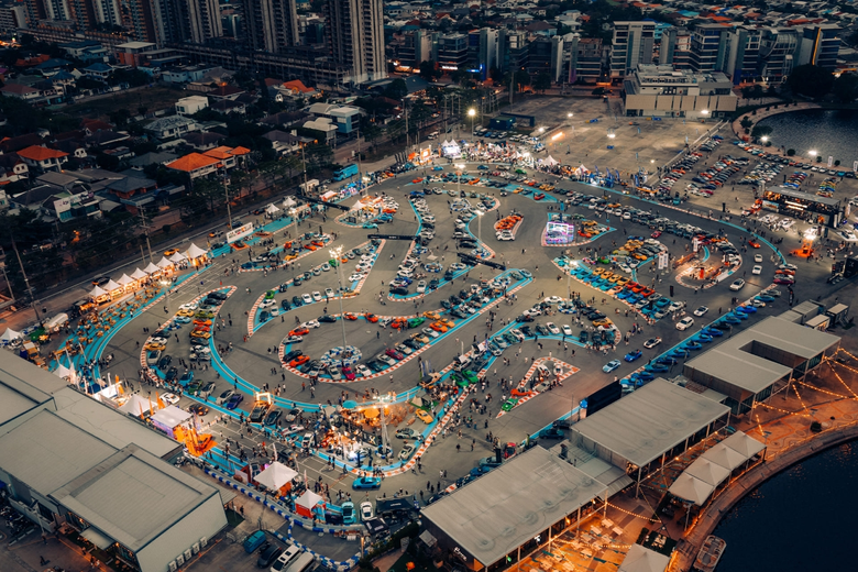 ดาส เทรฟเฟ่น ครั้งที่ 10 (Das Treffen X) ...