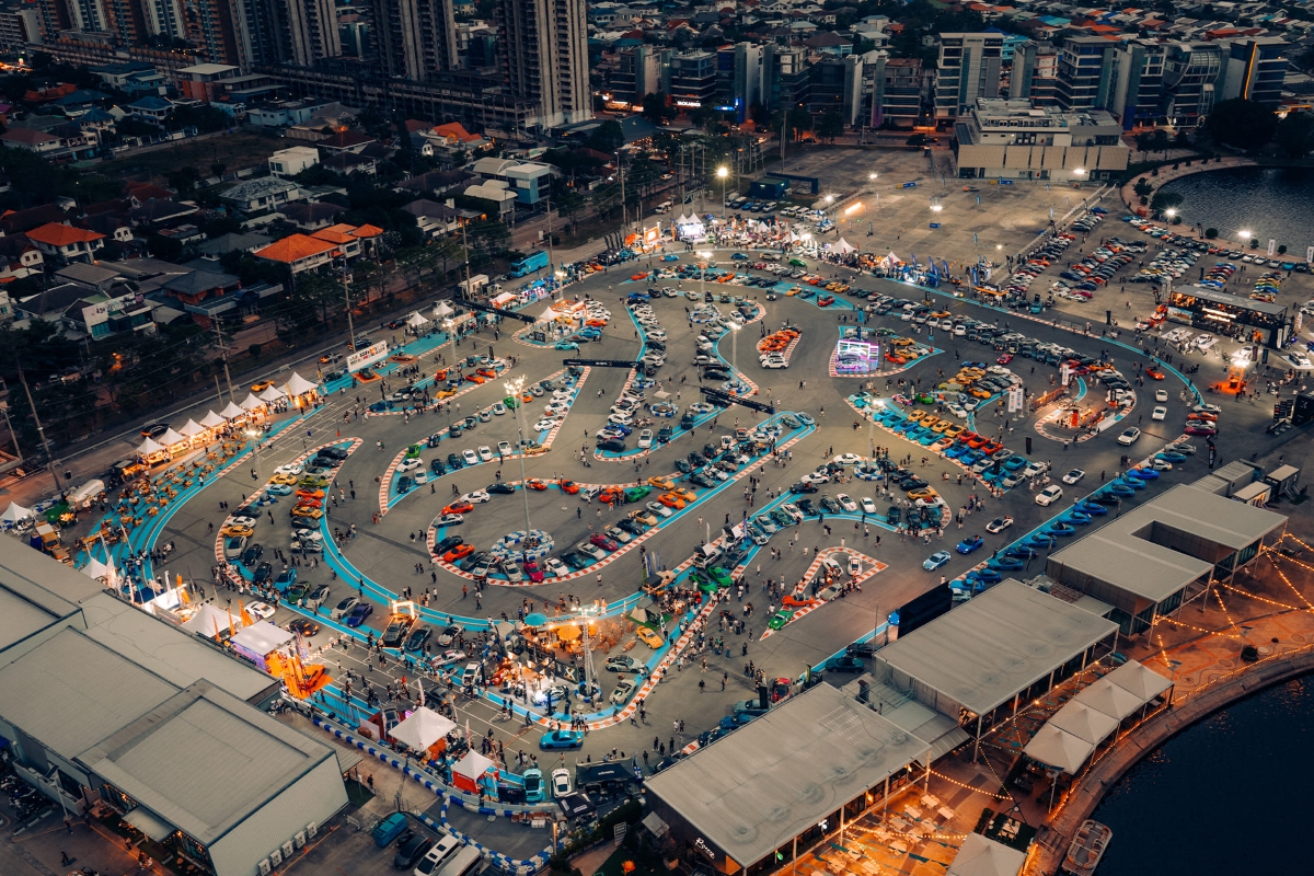 ดาส เทรฟเฟ่น ครั้งที่ 10 (Das Treffen X) ...