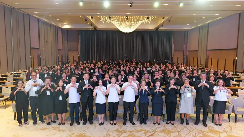 รัฐบาลไทยเร่งแก้ปัญหาท้องในวัยรุ่น บูรณาการความร่วมมือ 3 หน่วยงาน ถอดบทเรียน 8 คู่มือปฏิบัติงานเสริมสร้างกลไกความเข้มแข็งในระดับพื้นที่