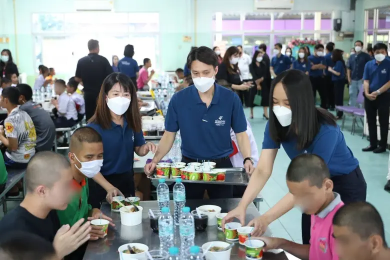 ฟอลคอนประกันภัยโชว์ท๊อปฟอร์ม พร้อมเสิร์ฟทุกมิติ ท้าชนทุกสถานการณ์ เดินหน้าเปิดสาขา "นนทบุรี"- ควบคู่ลุยกิจกรรม CSR