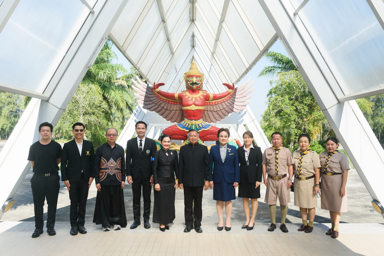 ส่งเสริมเยาวชนให้มีความรู้ คู่คุณธรรม เติ...