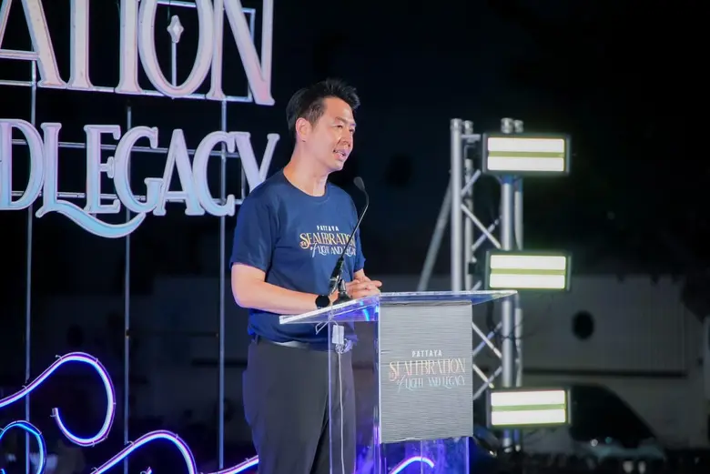 เปิดประติมากรรมไฟประดับ 11 จุดแลนด์มาร์ก ...