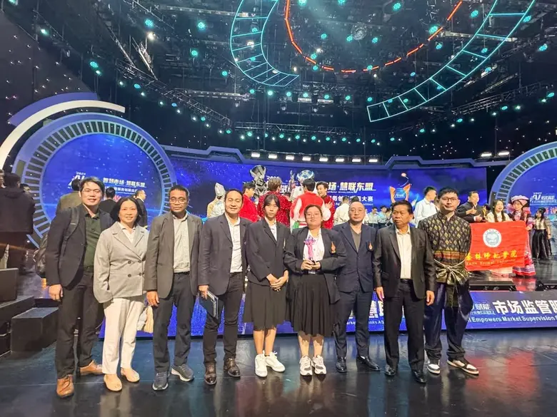 รศ.ดร.พิชัย จันทร์มณี อธิการบดีมหาวิทยาลั...