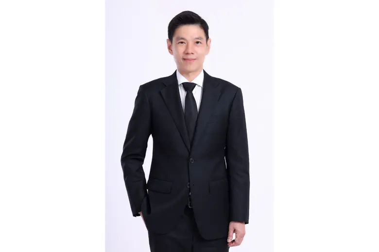 ดร.มหัทธนะ อัมพรพิสิฏฐ์ กรรมการผู้จัดการธนาคารอาคาร...