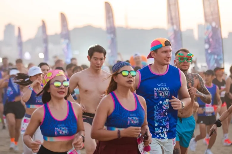 คอมแพ็ค เบรก ยกขบวนนักวิ่งสุดเซ็กซี่ เสิร์ฟความฮอตหาดพัทยา ในงาน Pattaya International Bikini Beach Race 2025