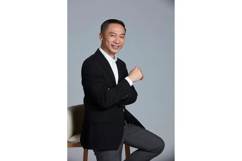 นายรอยย์ ออกุสตินัส กุนารา ประธานเจ้าหน้า...