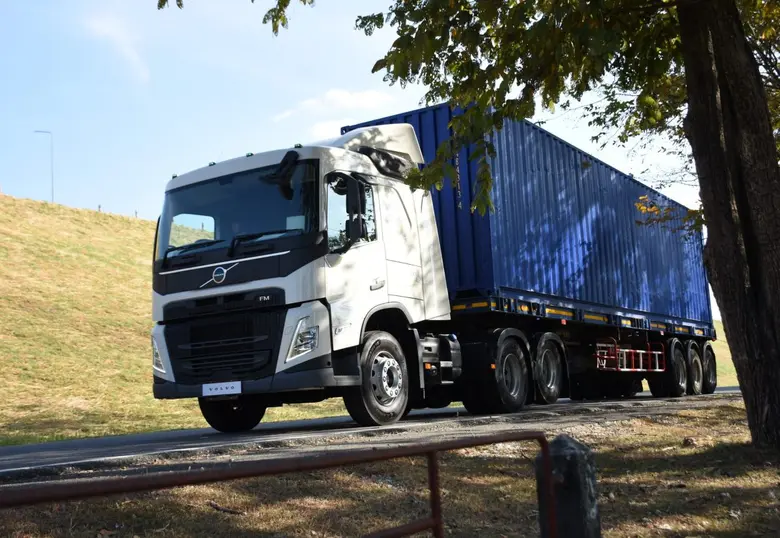 วอลโว่ ทรัคส์ มอบของขวัญปีใหม่ เปิดตัว "Volvo FM13 PRO"