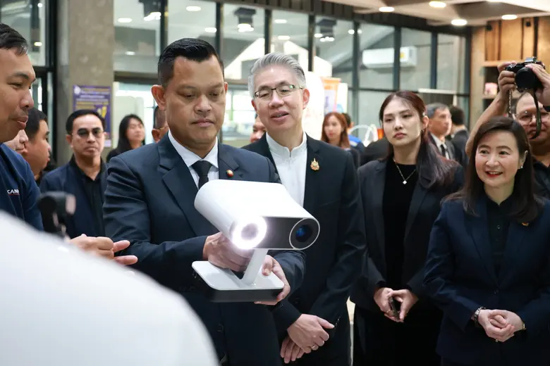 "ธนกร" เปิด "บ้านดีพร้อมพระราม 4" โชว์ผลงานปั้นอุตสาหกรรมเศรษฐกิจใหม่ ดึงนวัตกรรม &amp; ความคิดสร้างสรรค์ ดันผู้ประกอบการไทยสู่ความยั่งยืนรองรับอุตฯ 5.0