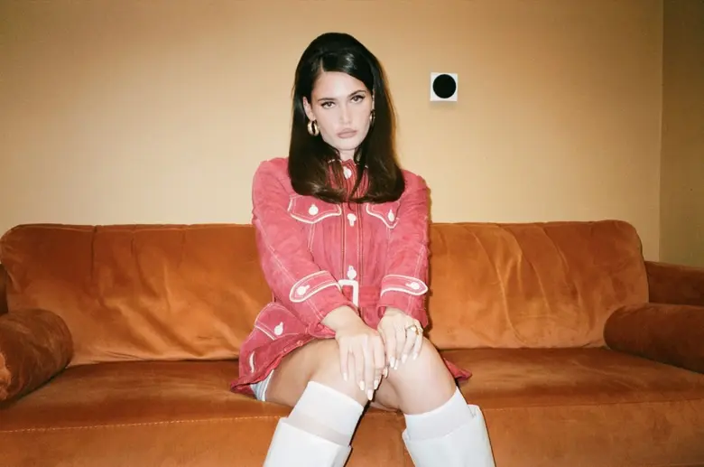 SIENNA SPIRO ศิลปิน นักร้อง นักแต่งเพลงสา...