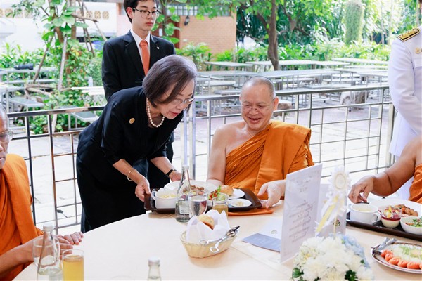 วิทยาลัยดุสิตธานี-สถาบันเทคโนโลยีจิตรลดา น้อมรำลึกพระมหากรุณาธิคุณสมเด็จพระนางเจ้าสิริกิติ์ พระบรมราชินีนาถ พระบรมราชชนนีพันปีหลวง ร่วมพิธีบำเพ็ญกุศลปัญญาสมวาร (50 วัน) ถวายพระราชกุศล