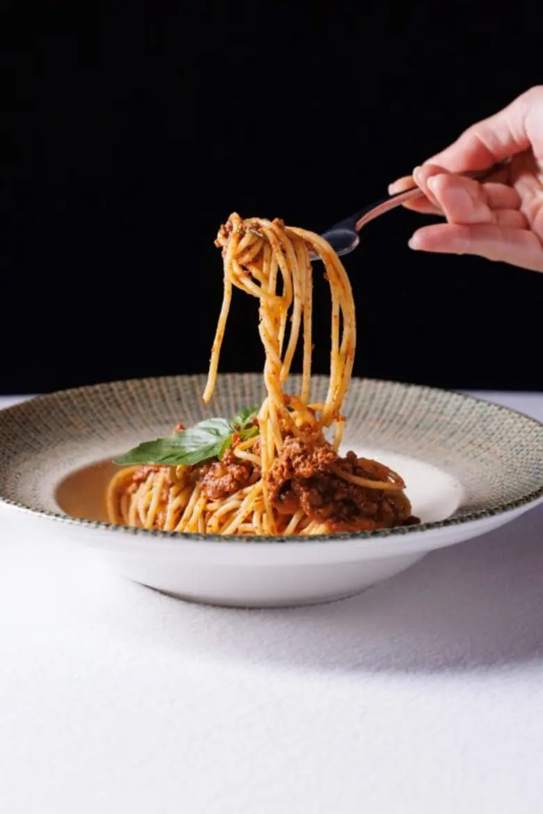 ห้องอาหาร โซแคล (SoCal) ห้องอาหารที่มีบรร...