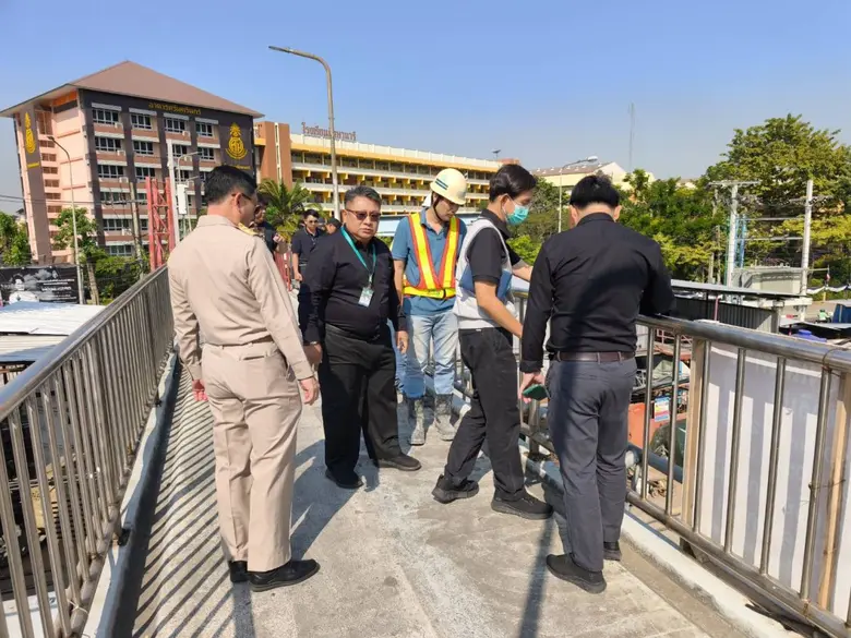 นายประพาส เหลืองศิรินภา ผู้อำนวยการสำนักการโยธา (สน...