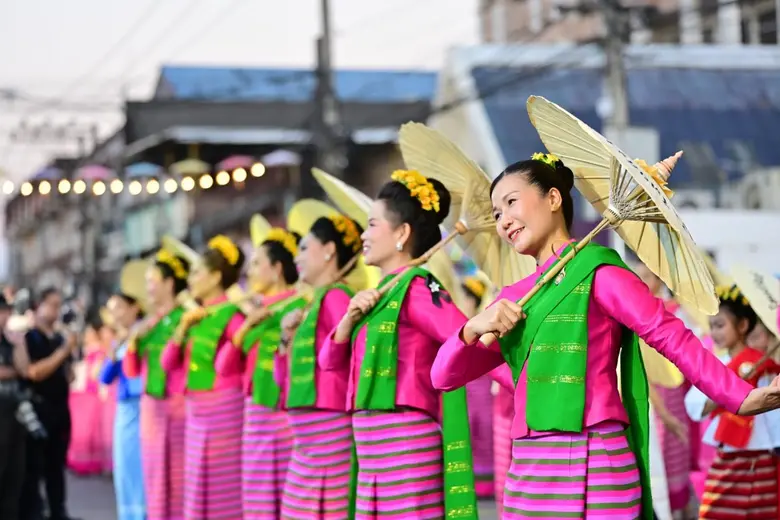 เปิดฉากยิ่งใหญ่ "เทศกาลร่มบ่อสร้างและหัตถกรรมสันกำแพง ครั้งที่ 41"