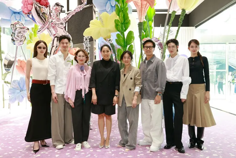 ทำเอาแฟนสายแฟใจสั่นกันถ้วนหน้า เมื่อสามซูเปอร์สตาร์...