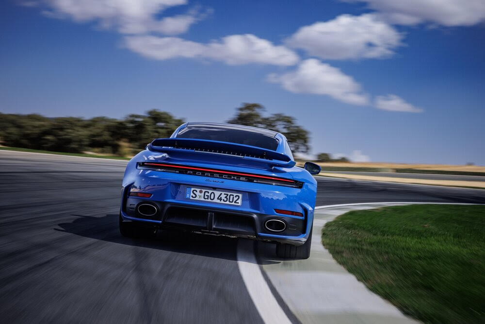 911 รถสปอร์ตระดับตำนาน สร้างสถิติใหม่ในกา...