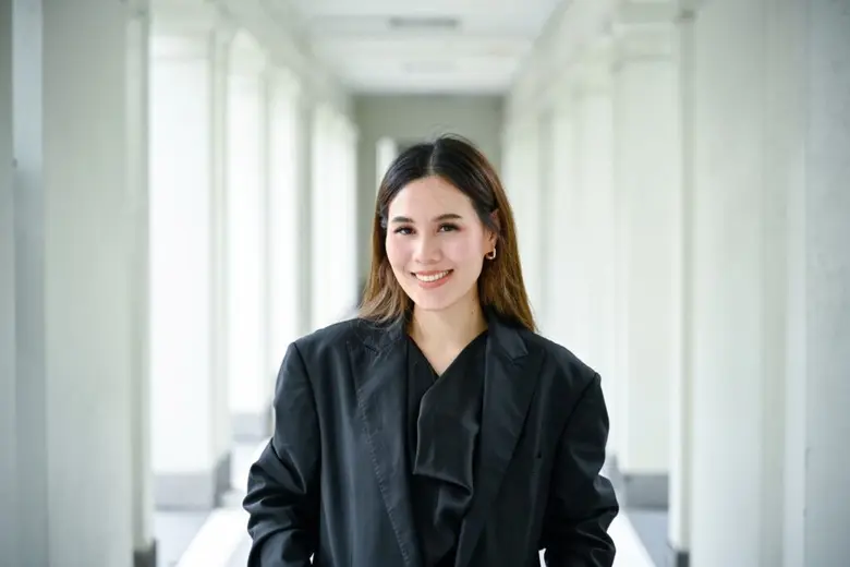 จากเปลือกทุเรียนเหลือทิ้ง สู่นวัตกรรมแห่งความยั่งยืน ดุษฎีบัณฑิตจุฬาฯ พัฒนาเส้นใยผ้าทอจากเปลือกทุเรียนสำเร็จครั้งแรกในไทย ผสานภูมิปัญญาท้องถิ่น ส่งเสริม Soft Power ไทย