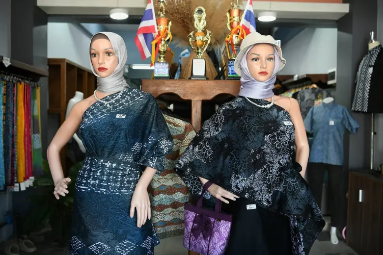 กรมทรัพย์สินทางปัญญารุกลงใต้ เสริมแกร่งสินค้า "ผ้าบาติกนราธิวาส" ต่อยอดการปกป้องสิทธิและบริหารจัดการทรัพย์สินทางปัญญาอย่างมีประสิทธิภาพ