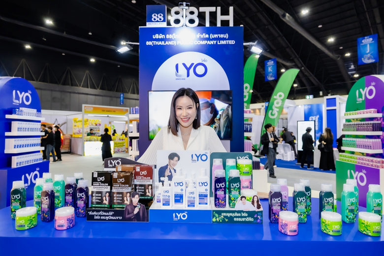 นางสาวนพรัตน์ มาลัยวงค์ ผู้ก่อตั้งและกรรม...