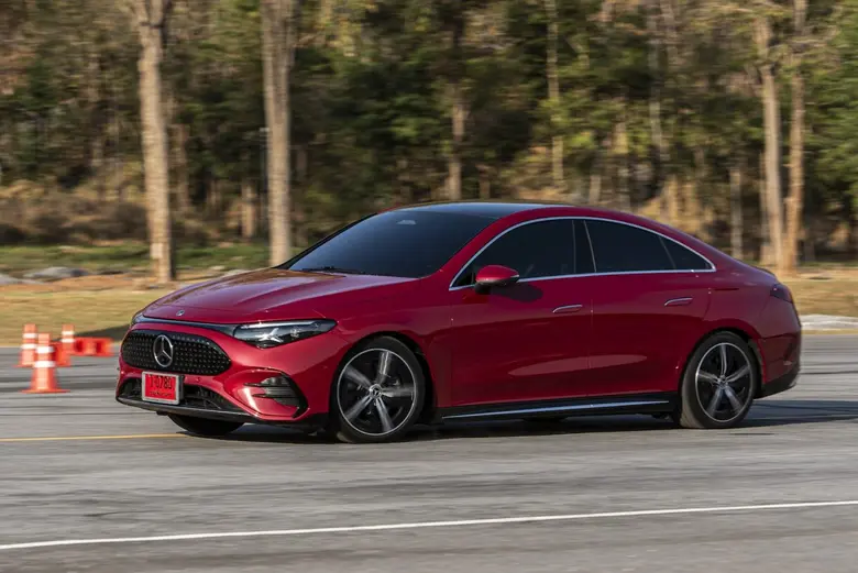 เมอร์เซเดส-เบนซ์ ประเทศไทย เผยกลยุทธ์ในปี 2569 เฉลิมฉลอง 140 ปี แห่งนวัตกรรมยานยนต์