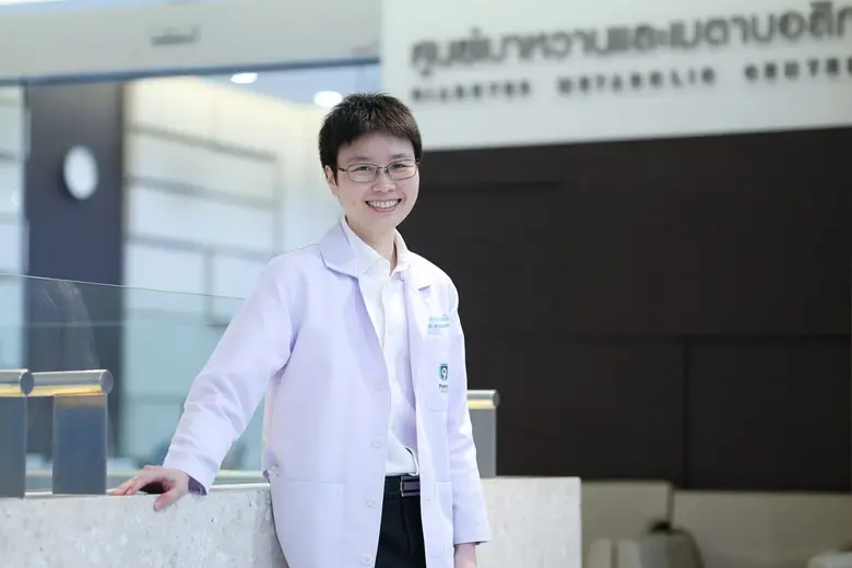 เมื่อไถฟีดโซเชียลมีเดีย ภาพรีวิว "ปากกาลด...