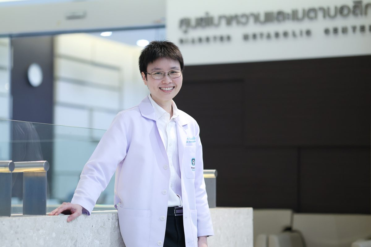เมื่อไถฟีดโซเชียลมีเดีย ภาพรีวิว "ปากกาลด...