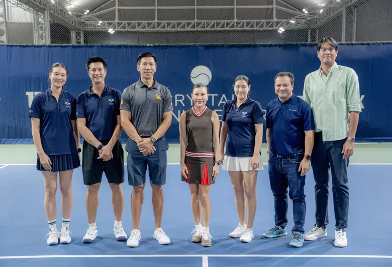 ศุภานวิต เอี่ยมสกุลรัตน์ (ที่ 4 จากซ้าย) ...