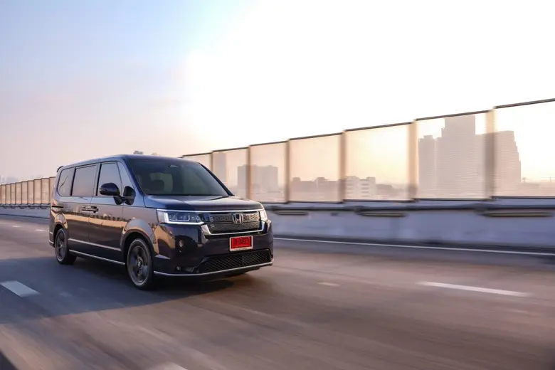 มาแล้ว! Honda STEP WGN e:HEV SPADA ใหม่ รถ 7 ที่นั่งสำหรับครอบครัว Multi-gen ยุคใหม่ รุ่นฮิตส่งตรงจากญี่ปุ่น