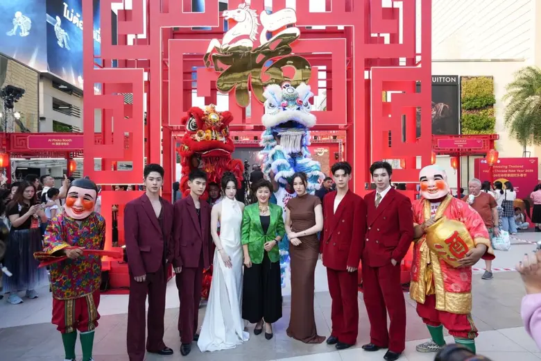 นายอรรถกร ศิริลัทธยากร รัฐมนตรีว่าการกระทรวงการท่อง...