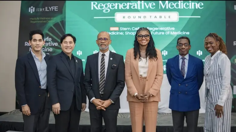 นายแพทย์วีรพล เขมะรังสรรค์ ประธานเจ้าหน้า...