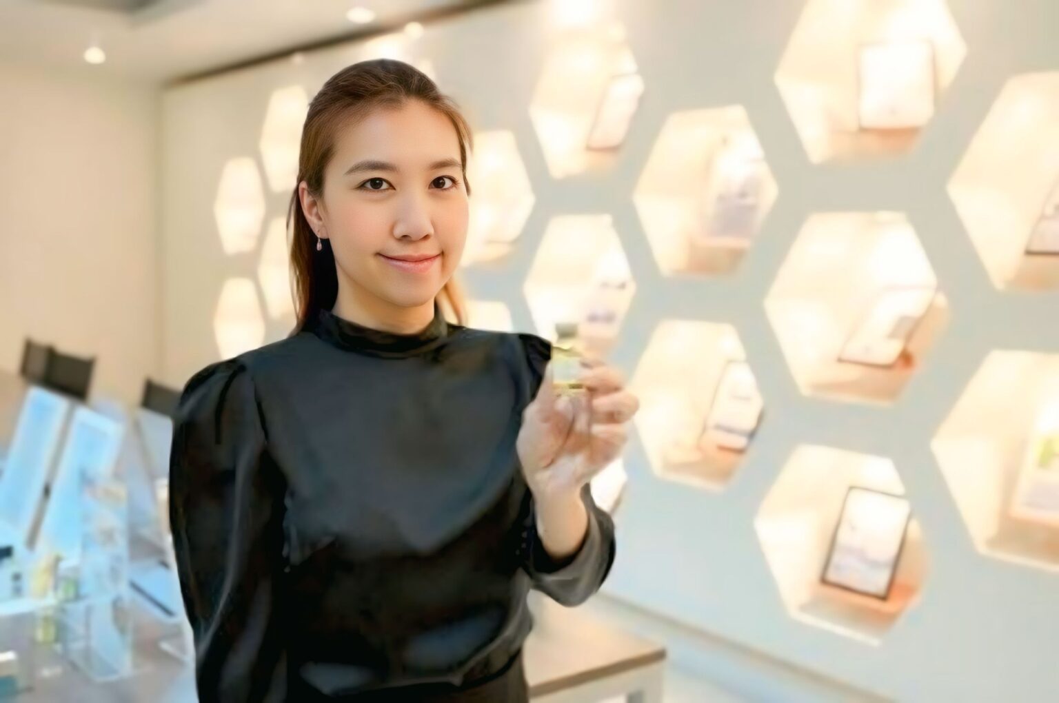 Silklife นวัตกรรมนักวิจัยจุฬาฯ ยกระดับไหมไทย จากงานฝีมือสู่วัสดุการแพทย์ระดับสากล