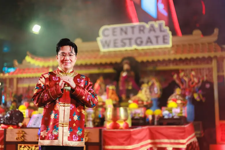 ยิ่งใหญ่รับตรุษจีนปีมะเมีย! "อาจารย์ช้าง" นำพิธีไหว้ไฉ่ซิงเอี๊ย-องค์แชกง เปิดรับพลังโชคลาภ เสริมความเฮง ที่เซ็นทรัล เวสต์เกต