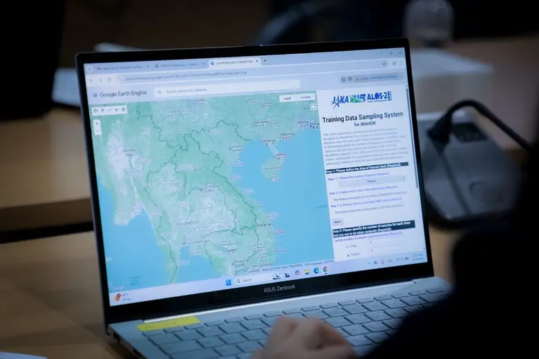 นายพีรพันธ์ คอทอง เลขาธิการสำนักงานเศรษฐก...