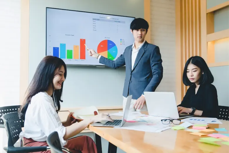 ช่วงเริ่มต้นทำงานคือจุดที่หลายคนค้นพบว่าแม้รายได้จะ...