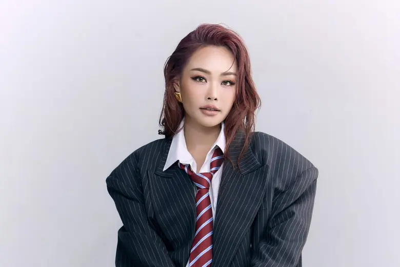 พลิกตำราเมคอัพสู้ Red Ocean คว้า "ดิว อริ...