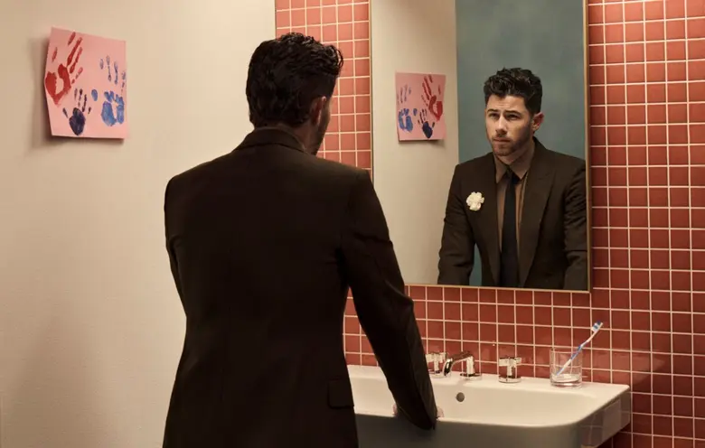 หลังแฟนเพลงให้การต้อนรับอย่างงดงามกับอัลบ...