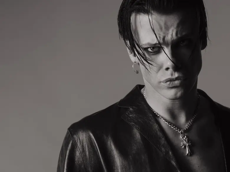 YUNGBLUD นักร้อง นักแต่งเพลง และนักแสดงชา...