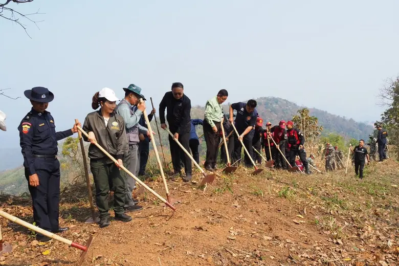 TEI จับมือเชียงราย-เมียนมา Kick off ทำแนวกันไฟ 2 แผ่นดิน พร้อมชูแม่สาย-ท่าขี้เหล็ก ร่วมเจตนารมณ์ร่วมขับเคลื่อนเมืองคู่ขนาน แก้หมอกควันข้ามแดนอย่างเป็นรูปธรรม