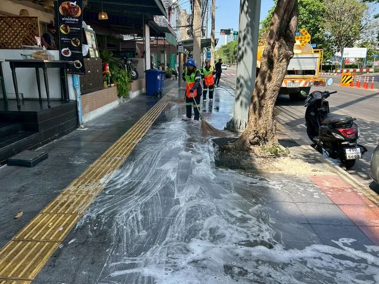 นายธวัชชัย จันทร์เส ผู้อำนวยการเขตบางซื่อ กทม. กล่า...