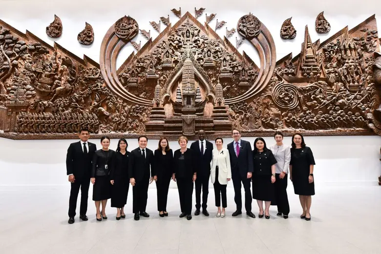 Mr. Panote Sirivadhanabhakdi (4th left), ...