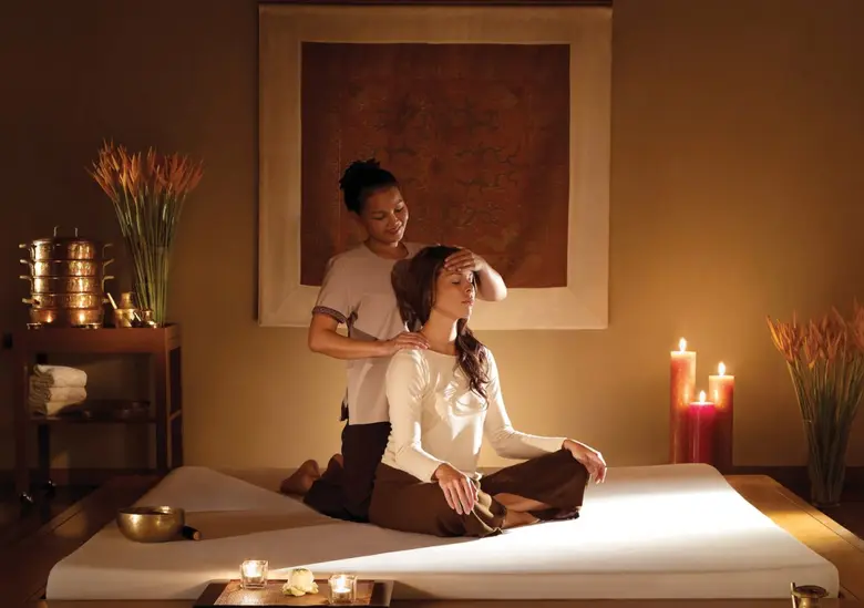 ชี่ แชงกรี-ลาสปาร่วมเฉลิมฉลองในโอกาสครบรอ...