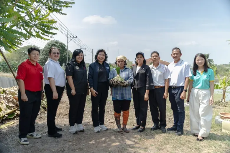 แม็คโคร-โลตัส ภายใต้ บริษัท ซีพี แอ็กซ์ตร...