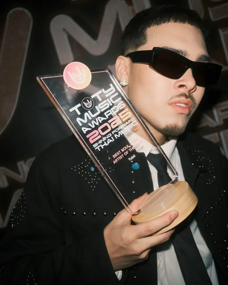 Tobii สุดปัง! รับรางวัล Best Soul / R&B Artist of the Year จากเวที TOTY MUSIC AWARDS 2025