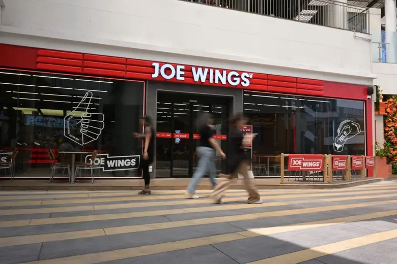 "JOE WINGS" ไก่ทอดทางเลือกเพื่อสุขภาพ เปิดแล้ววันนี้ ที่เมกาบางนา สมัครสมาชิกเมกา สไมล์ รีวอร์ดส รับฟรี! CLASSIC FRIES* ตั้งแต่วันที่ 1 - 31 มี.ค. 69