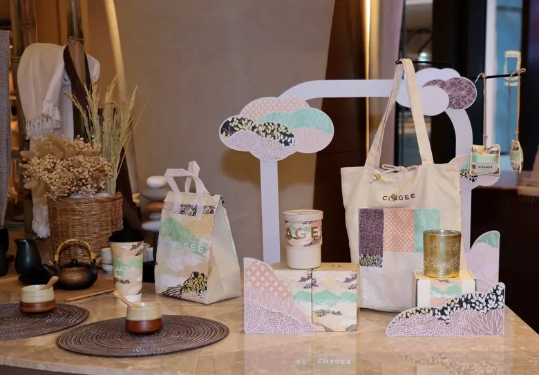 โฮจิฉะมาแรง! CHAGEE เปิดตัว Hojicha Genmai Milk Tea ขึ้นแท่นเมนูใหม่ประจำซีซัน Hojicha Genmai Milk Tea ความหอมคั่วละมุน พร้อมเสิร์ฟถึงมือคนไทย